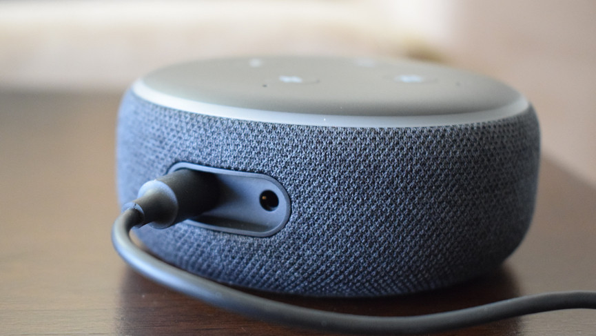 Jack cam 3.5 cua Amazon Echo Dot