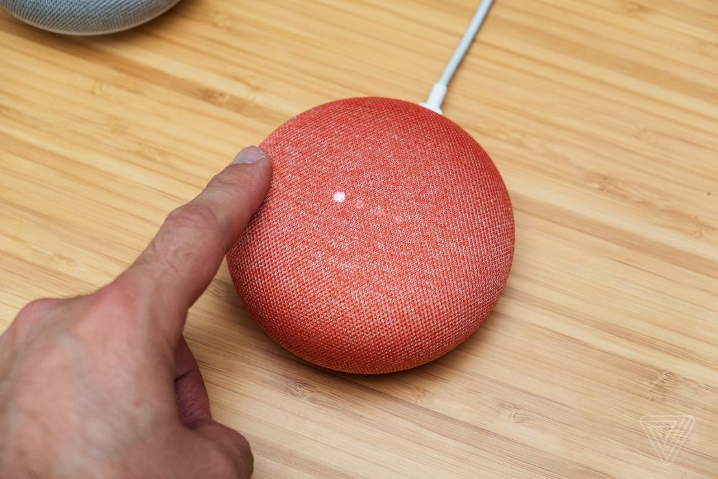 Touch Google Home Mini scaled