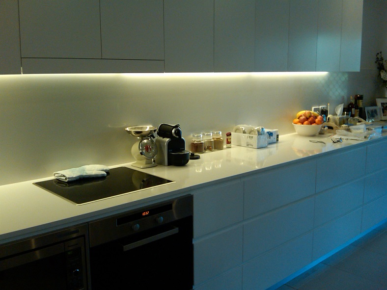 bo tri den philips hue 3