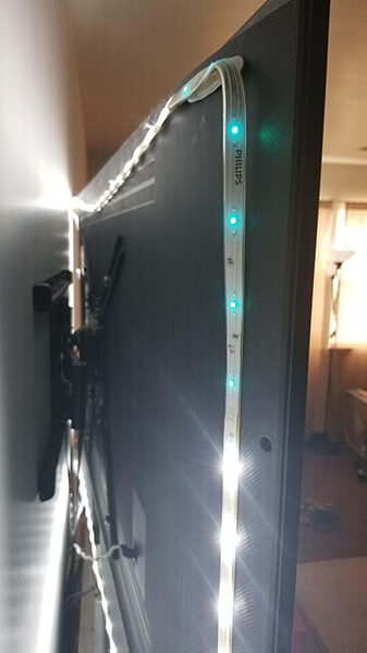 thiet ke phong giai tri voi den Philips Hue 3