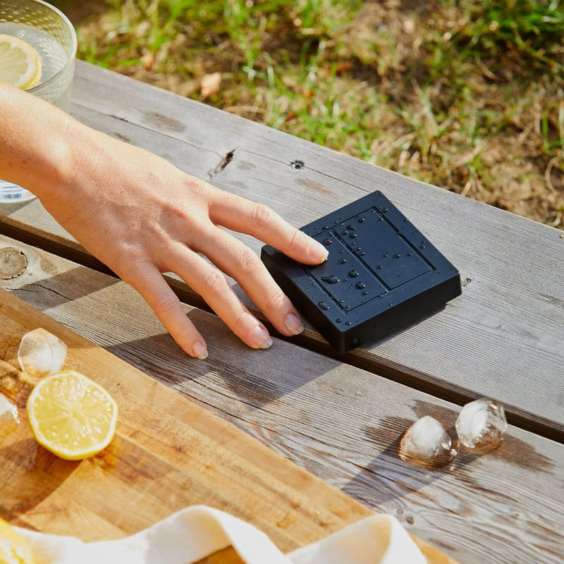 senic switch on table