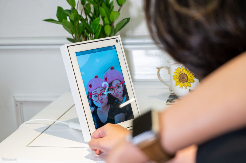 Trên tay Facebook Portal: hiển thị ảnh Facebook/Instagram, gọi Messenger, trợ lý Alexa, loa di động facebook portal 19 scaled