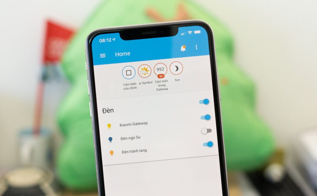 nha thong minh hass scaled