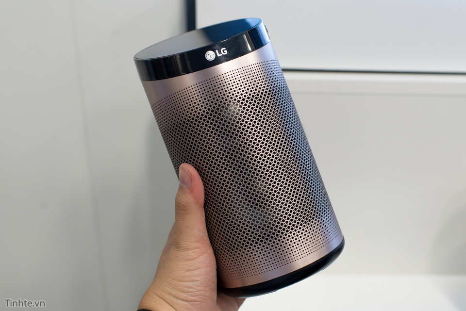 tren tay LG SmartThinQ Hub 12