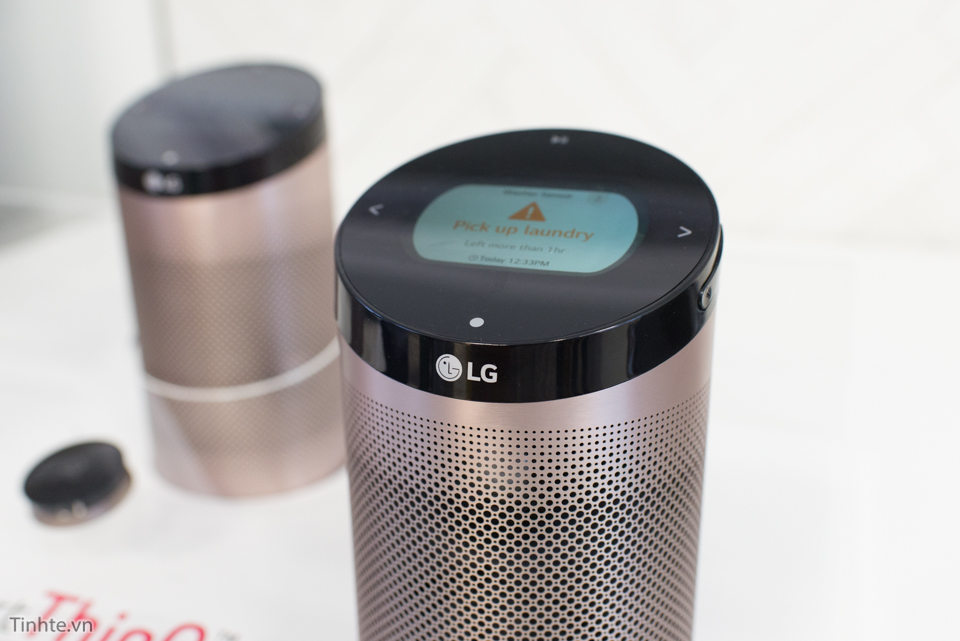 tren tay LG SmartThinQ Hub 3