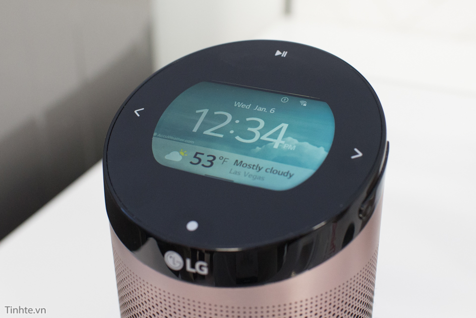 tren tay LG SmartThinQ Hub 5