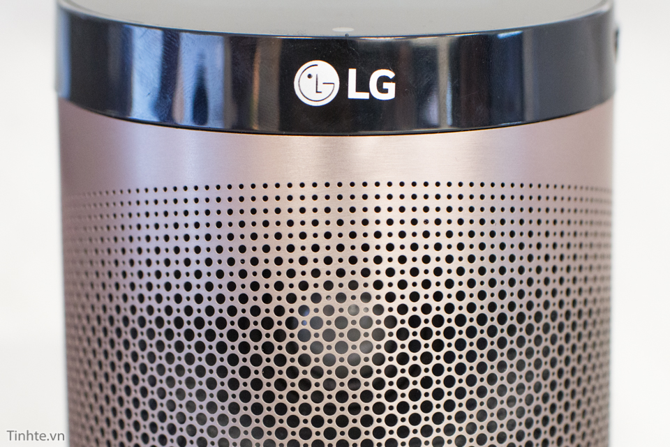 tren tay LG SmartThinQ Hub 9