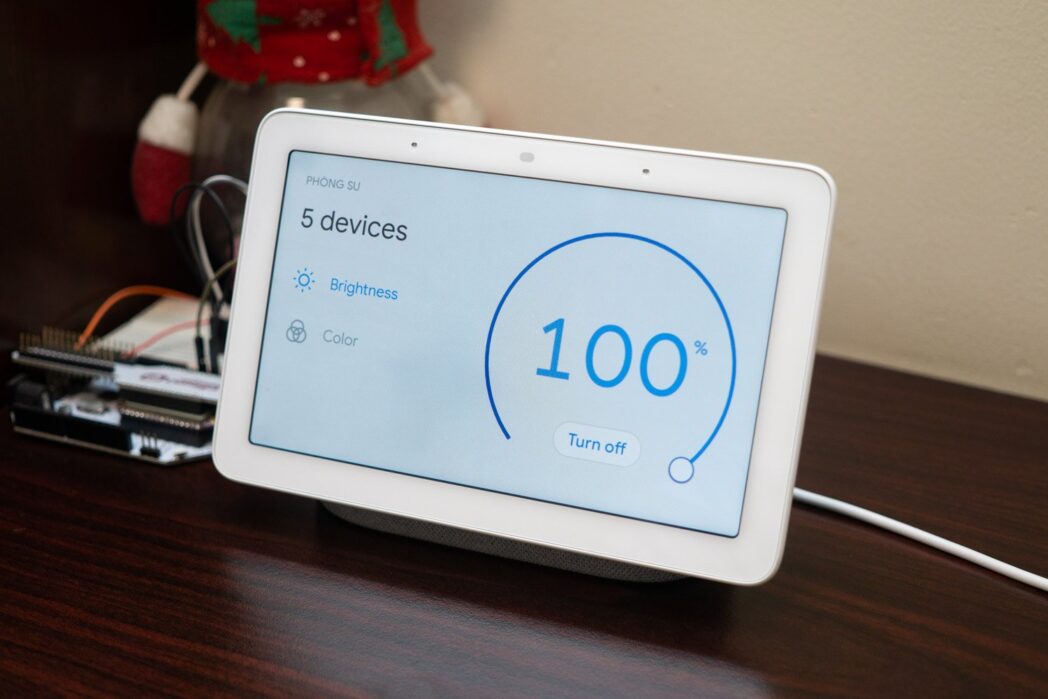 tren tay google nest hub 5 scaled